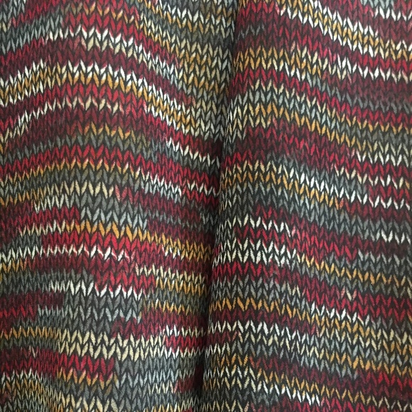 Windsor Sheer Pattern Top - Picture 3 of 4